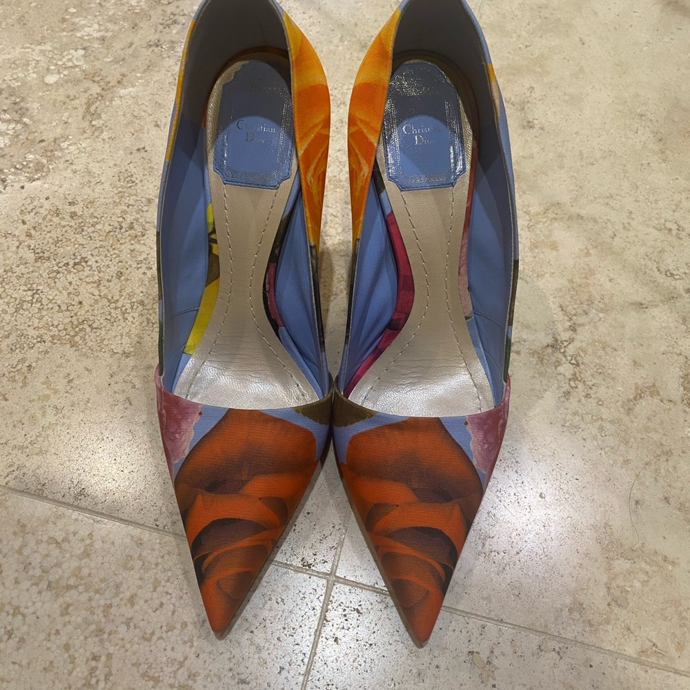 Stunning Christian Dior pumps!! Like newwwww